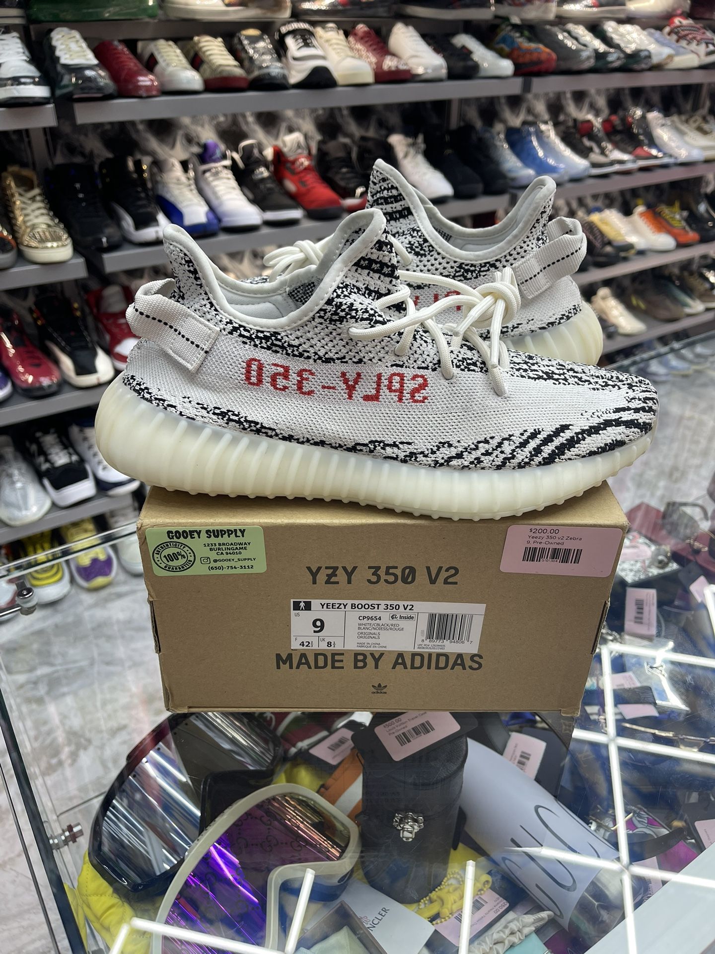 Yeezy 350 V2 Zebras - Size 9