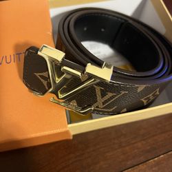 Gold lv symbol belt 