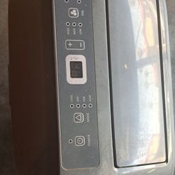  PORTABLE AIR CONDITIONER