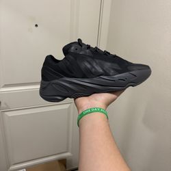 Yeezy 700 