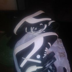 Pumas, Gym Shoes , Size 8.5.