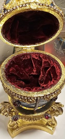 Beautifull Faberge Egg