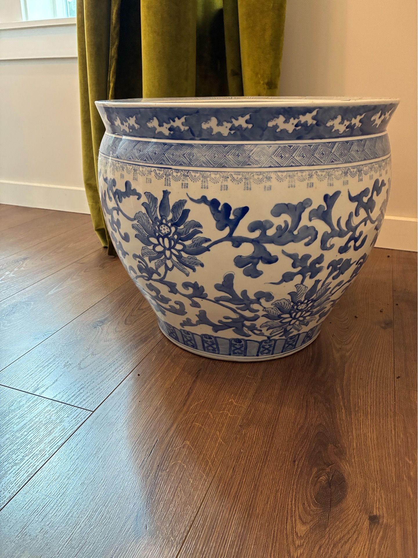 Chinese porcelain planter fish bowl vintage