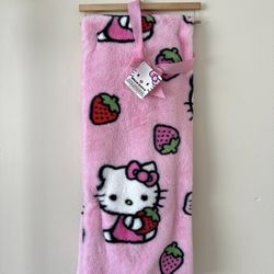 HELLO KITTY STRAWBERRY PINK VALENTINES FUAX FUR THROW 