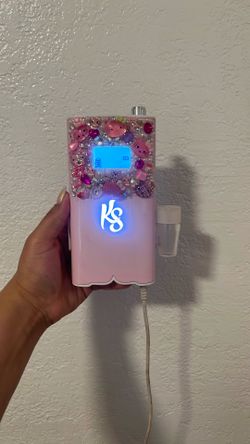 Battery / Kiara sky/nails