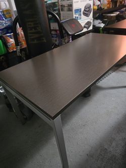 Desk/ table