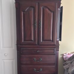 Big Wooden Dresser W/ 9 Compartments Storage Space