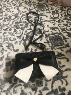Betsy Johnson Black And White Now Purse. Great Condition No Damage. 