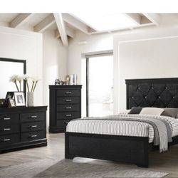 Bedroom Set 4pc Queen Or King Not Mattress And Box Spring 