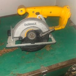 DeWALT DW936 18V Cordless Circular Trim Saw - TOOL ONLY - WORKS GOOD Battery Not Included Bring Battery To Test