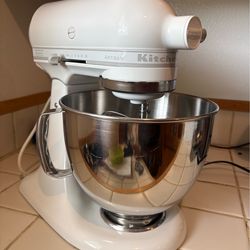 KitchenAid Stand Mixer w/Additional Pasta Maker Attachment Set