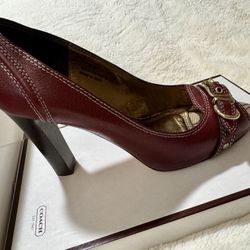 Coach Hi heels Size 9