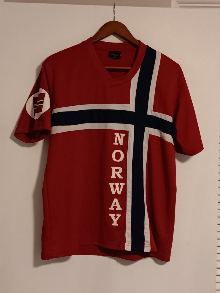 Vintage Norway Soccer Jersey Medium