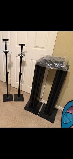 2 audio speaker stands
