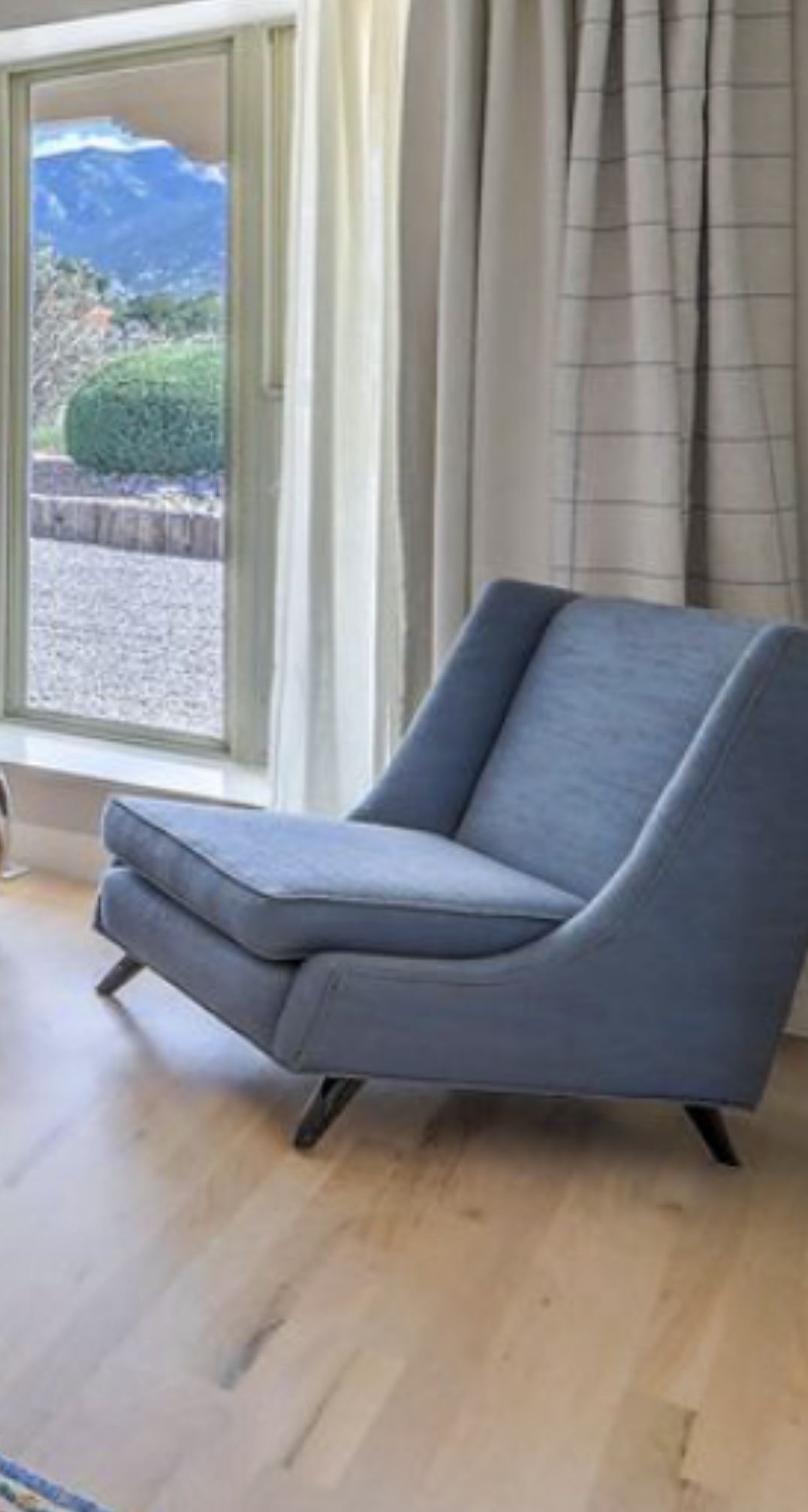 Mid Century Modern Chair 