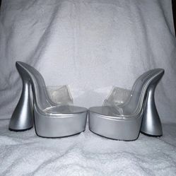 Cape Robin Heels 