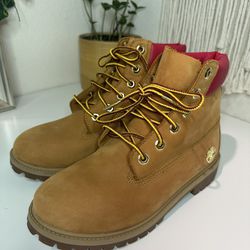 Timberland Boots  Size 6 (unisex)