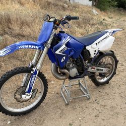 2000 Yamaha yz250 dirtbike 2 stroke  Clean title current registration green sticker  FMF gnarly pipe  FMF Turbinecore 2 Spark Arrestor Silencer V forc