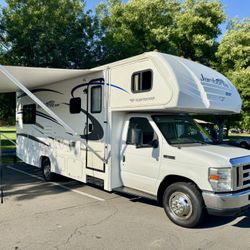 2011 Fleetwood Jamboree Sport 25G Class C RV! LOW MILES! Clean Title! Smog done!