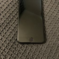 iPhone SE ( 2022 Black ) Willing To Negotiate 