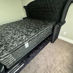 King bed, 2 mattresses and 1 dresser