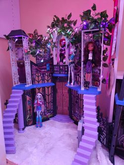 Monster high school playset