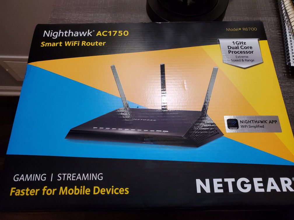 NETGEAR R6700 Nighthawk AC1750 Dual Band Smart WiFi Router
