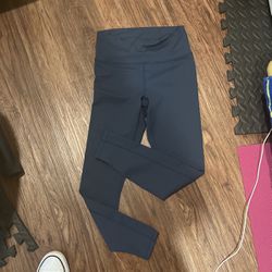 EUC Fabletics Powerhold Leggings Small for Sale in Spanaway