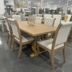 7 Pieces Dining Set / Includes: Table and 6 Chairs. 