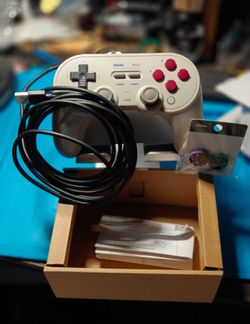 2BitDo Pro 2 Wired gamepad