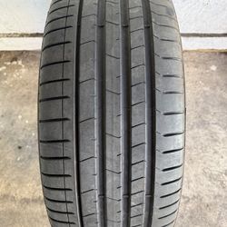 (1) Pirelli Run Flat Tire 245/40/20
