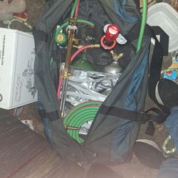 Oxyacetylene tanks with torch