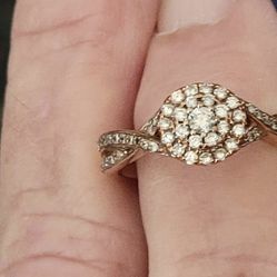 Women’s Diamond Ring