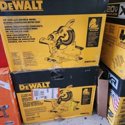 DEWALT
15 Amp Corded 12 in. Double Bevel Sliding Compound Miter Saw with XPS technology, Blade Wrench and Material Clamp

