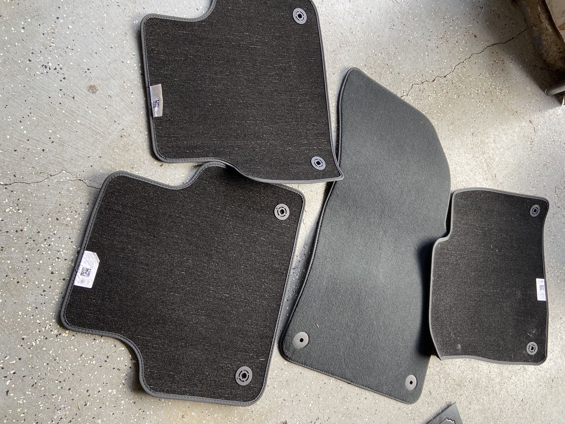 Audi Q5 floor mats, brand new OEM