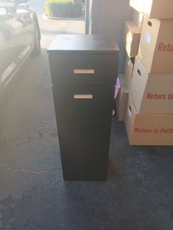 Small blk cabinet