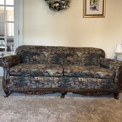 Free Living Room Set. Rarely Used I Formal Living Ron=m