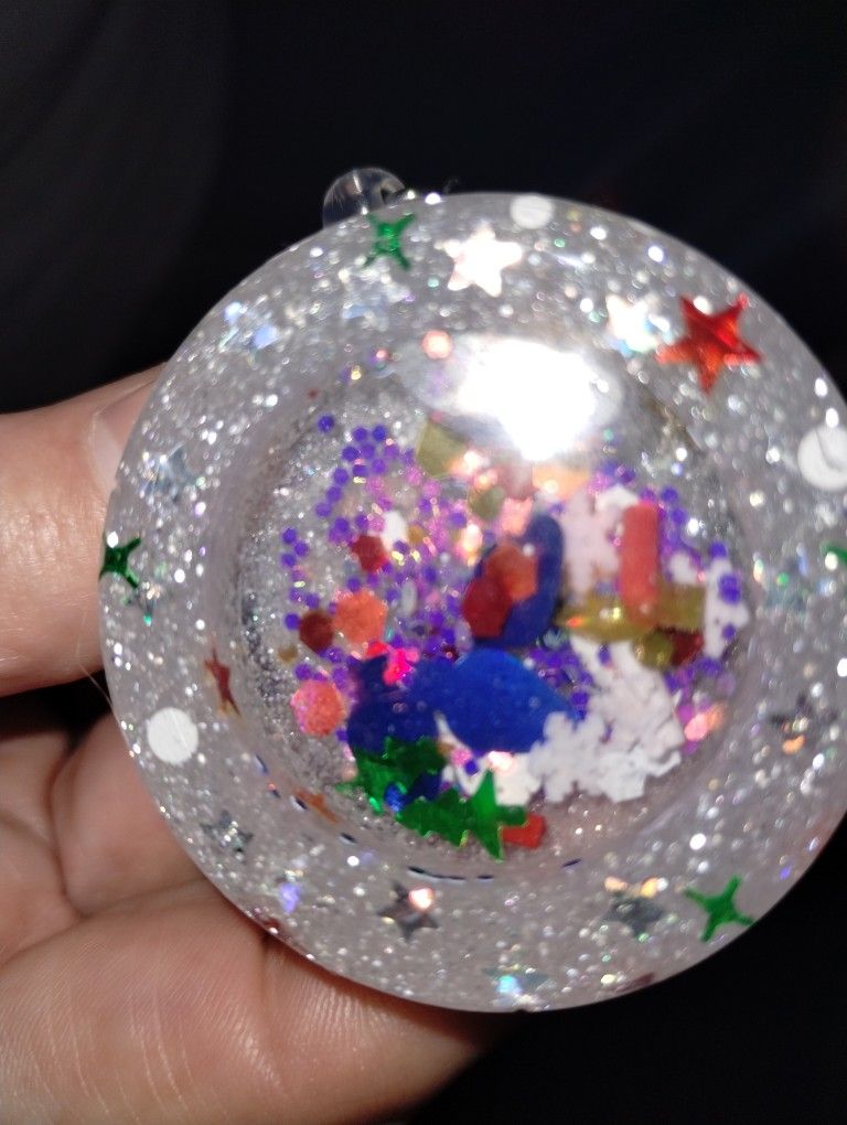 Work Badge Reels W/ Floating Holiday Pieces