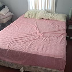Queen Size Bed + Spring Box