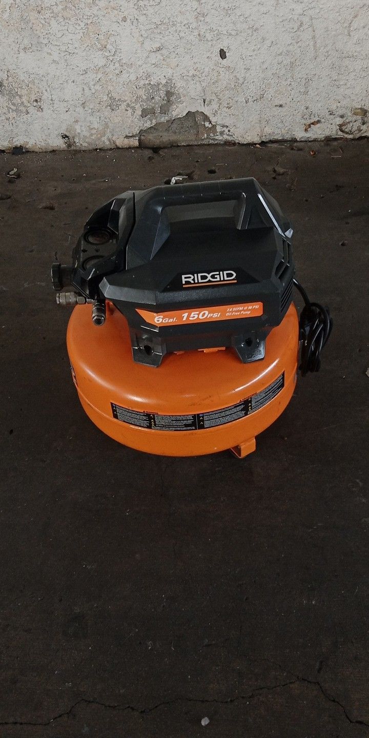 Ridgid 6 gallon 150 psi electric Air compressor in perfect condition
