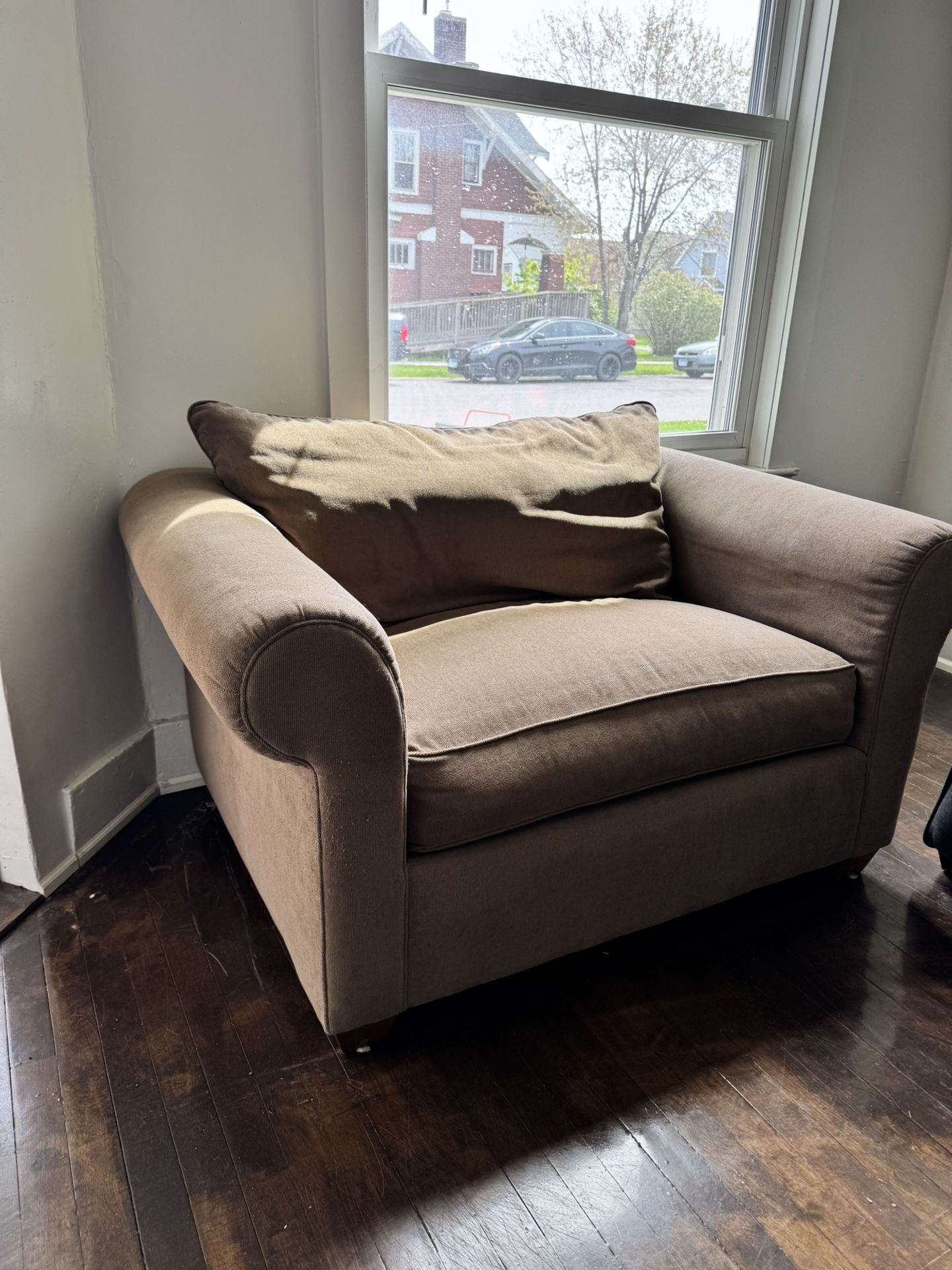 Loveseat