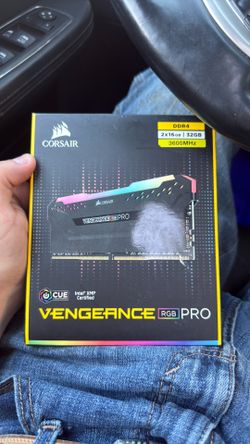 Corsair vengeance 32gb DDR4 3600mzh