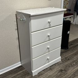 4-Drawer Bedroom Dresser