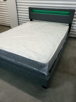 NEW Full-Size MATTRESS and BOX SPRING. Bed frame not included👍
