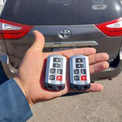 Car Keys / Llaves De Carro