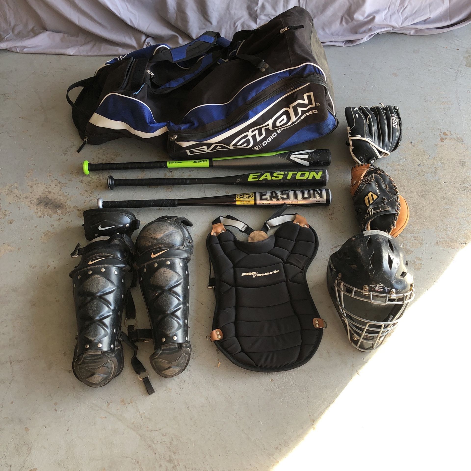 Full Baseball Gear/ Catchers/fielder Little League Managers Kit.