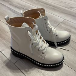 Luxury Women’s Boots-$25