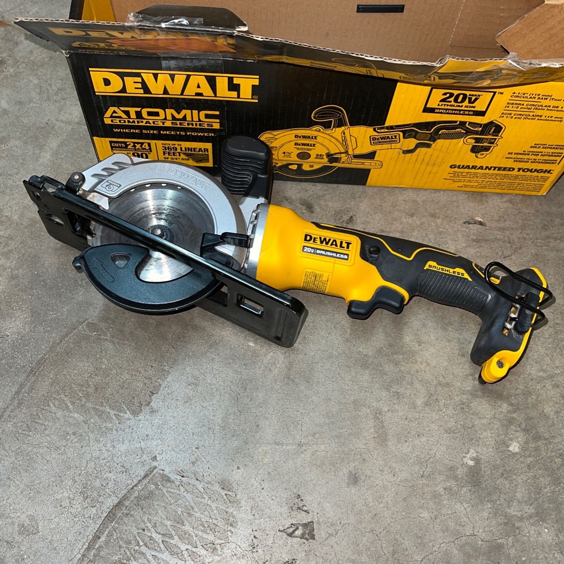 DEWALT ATOMIC 20-Volt MAX Cordless Brushless 4-1/2 in. Circular Saw (Tool-Only)