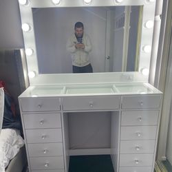 New In Stock 13 Drawer Makeup Vanity Set 