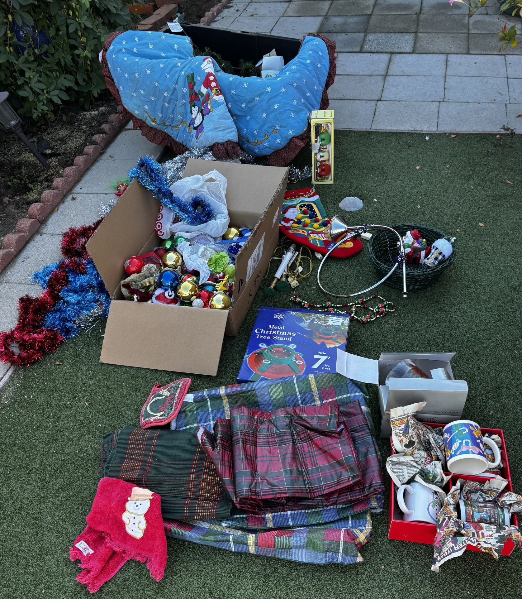 CHRISTMAS DECORATIONS - -misc